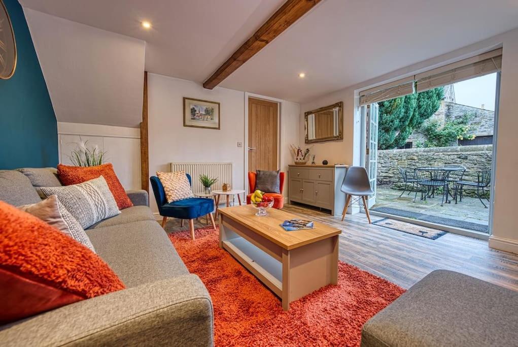 Delightful Two-Bedroom Cottage In The Heart Of Bakewell Extérieur photo