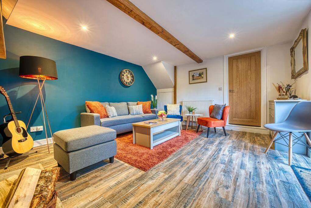 Delightful Two-Bedroom Cottage In The Heart Of Bakewell Extérieur photo