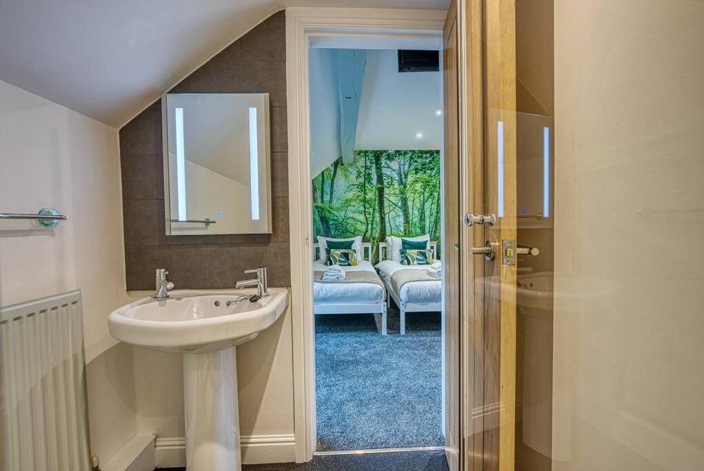 Delightful Two-Bedroom Cottage In The Heart Of Bakewell Extérieur photo