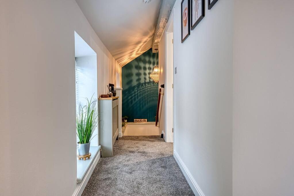 Delightful Two-Bedroom Cottage In The Heart Of Bakewell Extérieur photo